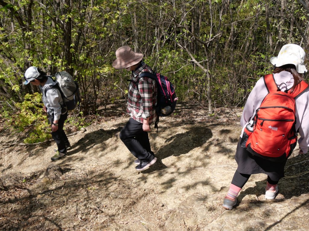 不安定なザレ場も練習します