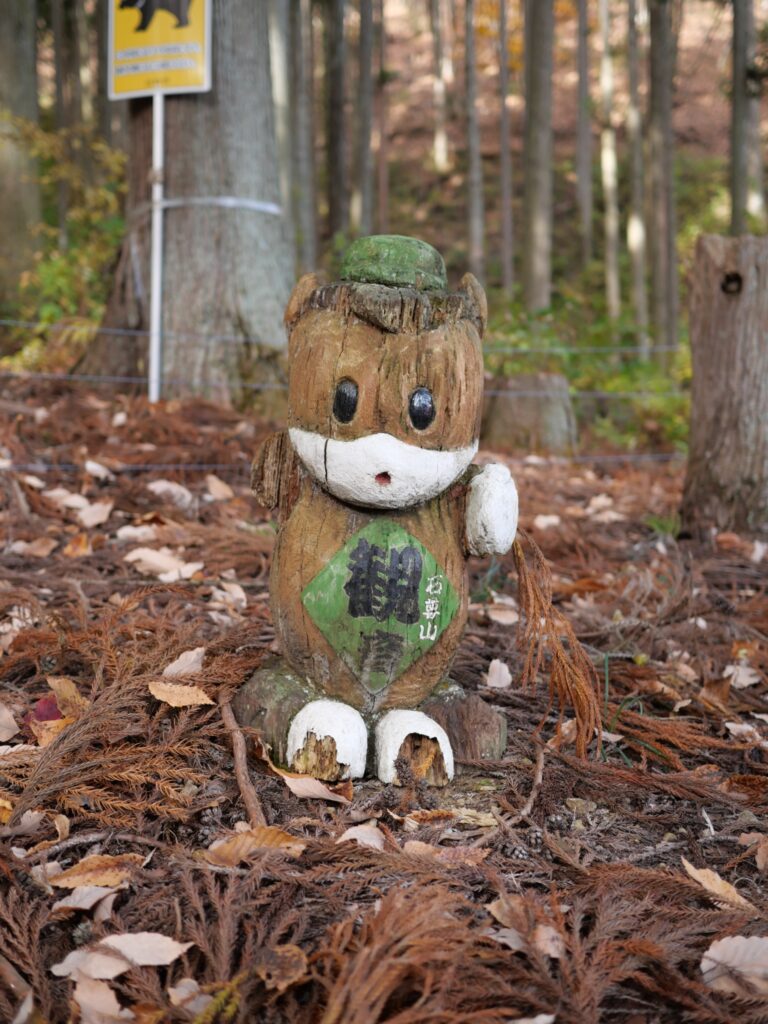 ぐんまちゃん木像