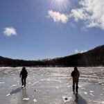 古沼の上を歩く