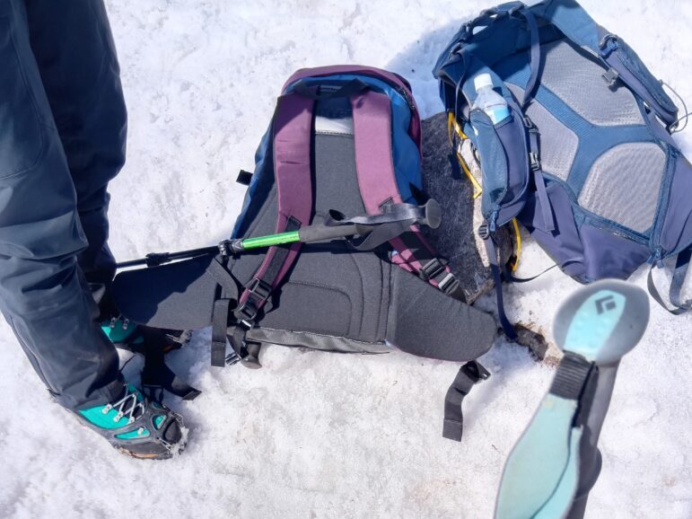 チェーンスパイクに履き替える